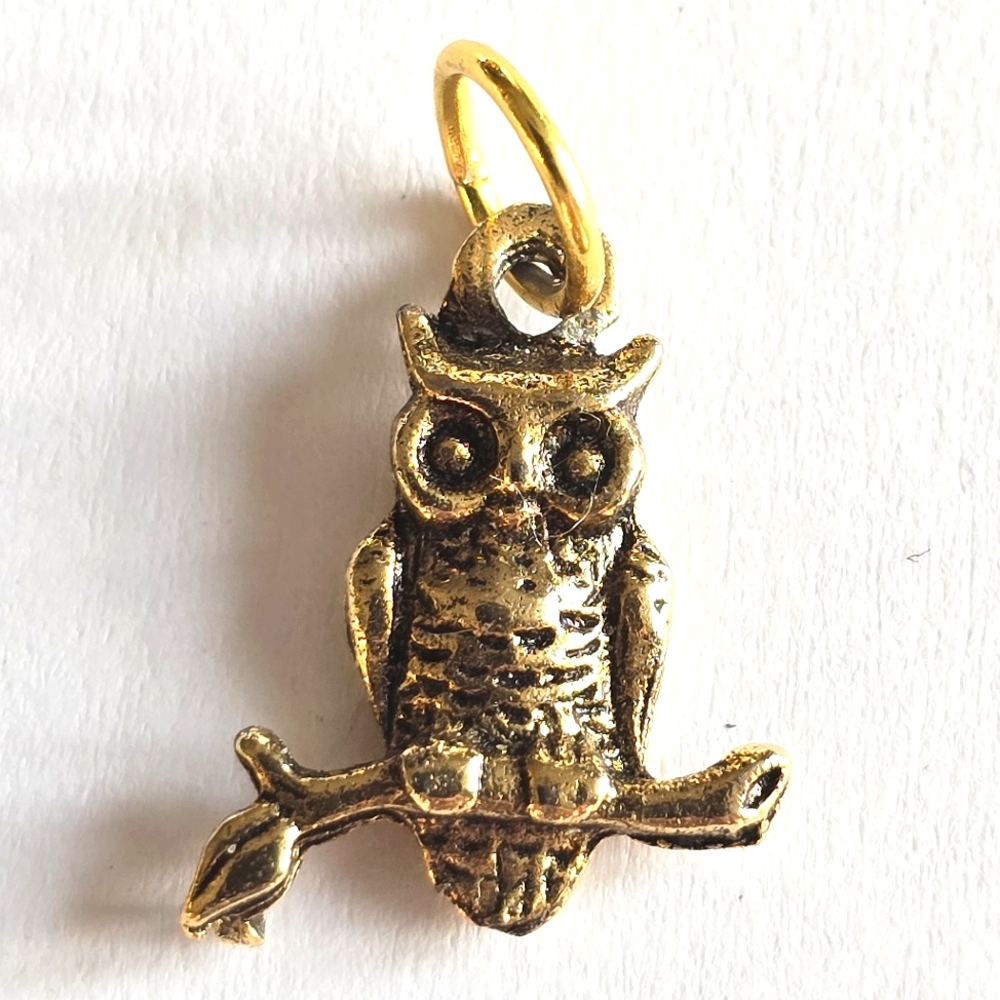 Vintage owl pendant charm gold tone bird on branch wise barn horned forest
